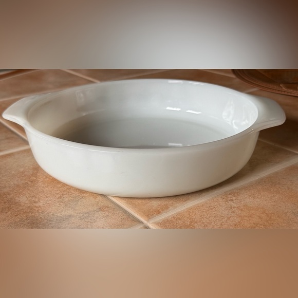 Milk Glass Green Daisy Dish💚🌼 - Picture 6 of 15